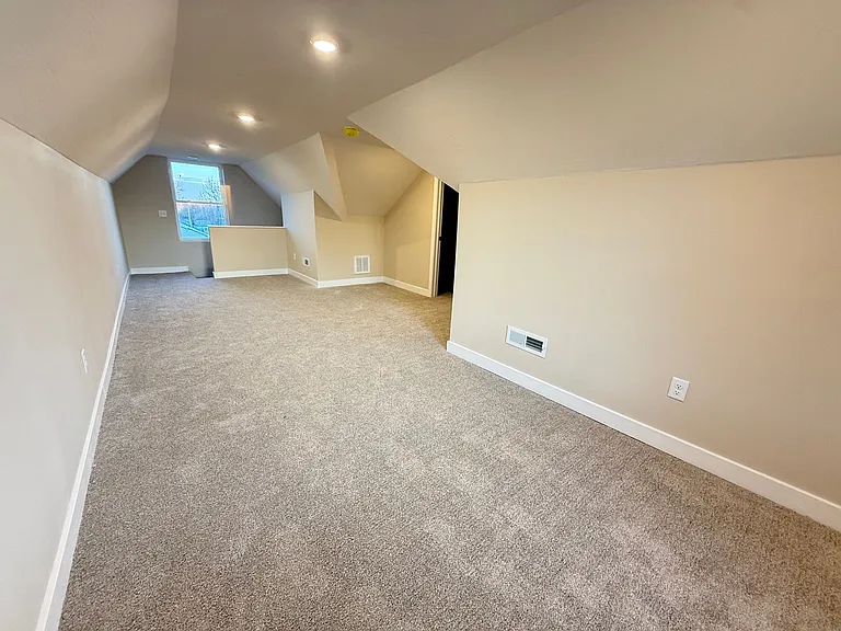 325 W Tyndal St — Photo 22