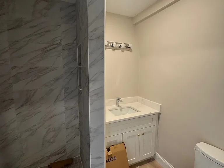 74 Washington St #8 — Photo 8