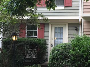 1935 Sagewood Ln, Reston, VA 20191