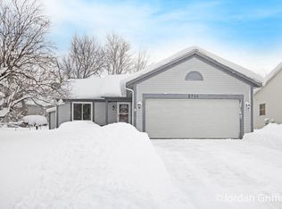 2716 Sterner St NW, Grand Rapids, MI 49504