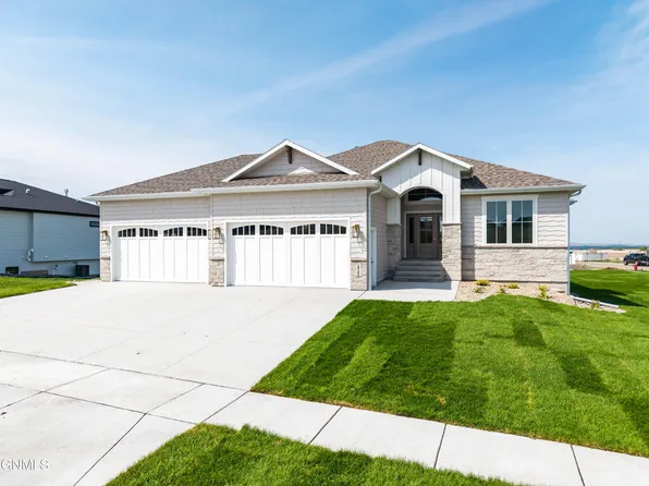 2722 Frisco Way, Bismarck, ND 58503