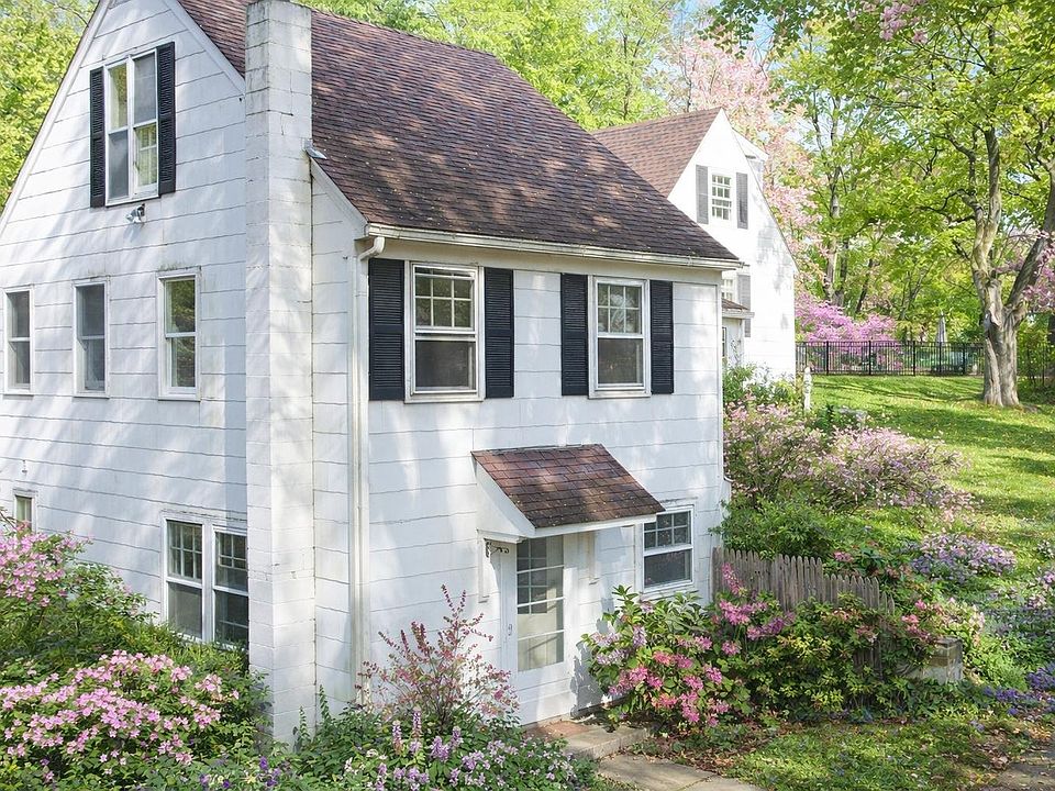 1st image of 122 Titicus Rd