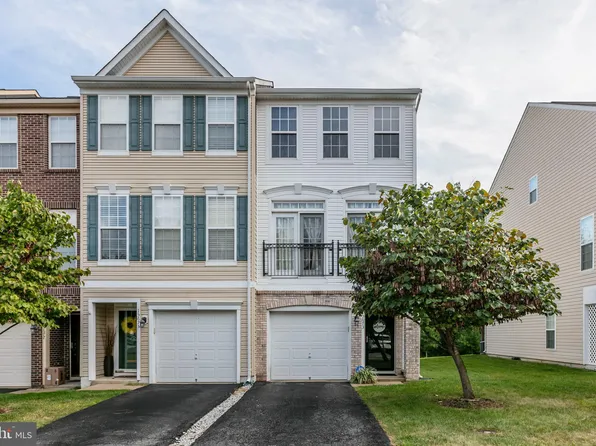 15673 John Diskin Cir, Woodbridge, VA 22191