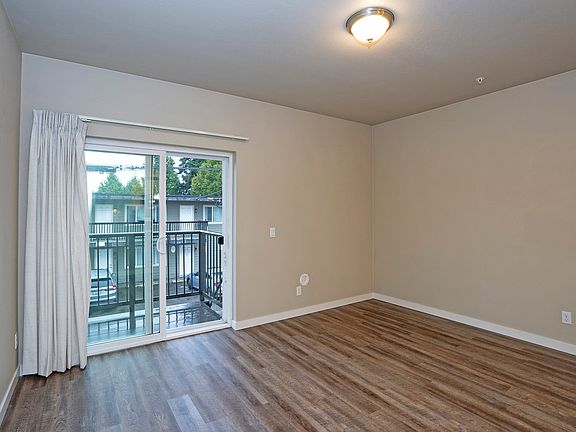 5th image of 627 N Fife St #2B-1Ba-800Sqft