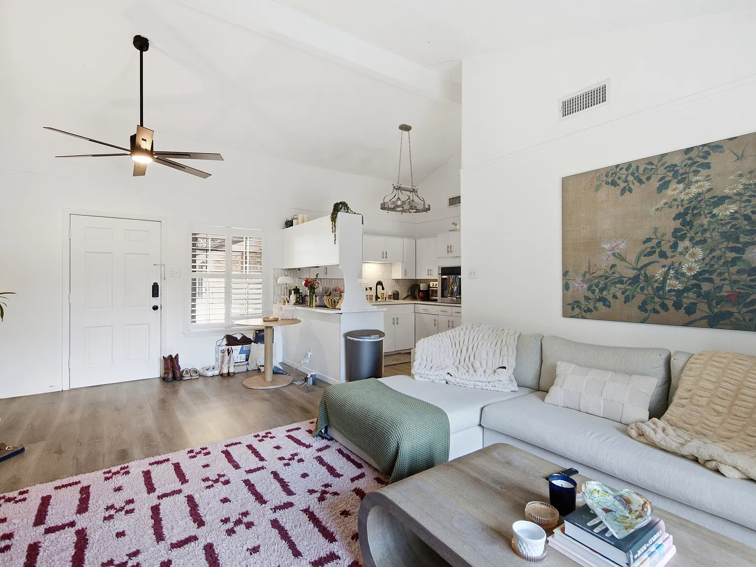 2 bed, 1024 sqft, $3,500 — Photo 4