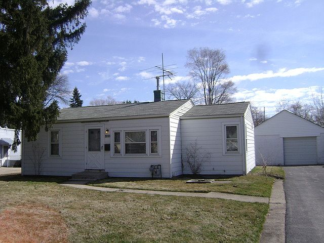 1st image of 2831 Marian Ave