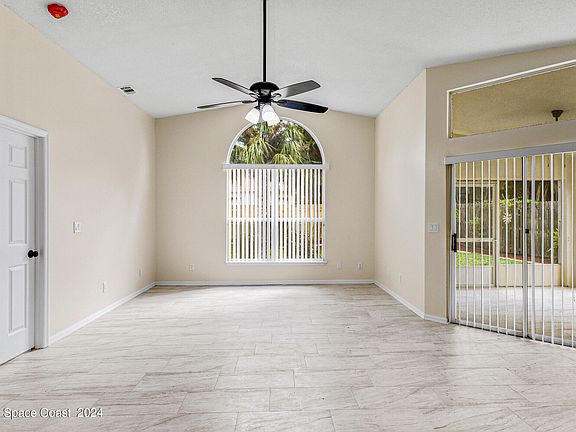 4th image of 7095 Bracken Ln