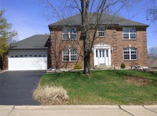 214 Fox Ridge Dr, Saint Charles, MO 63303