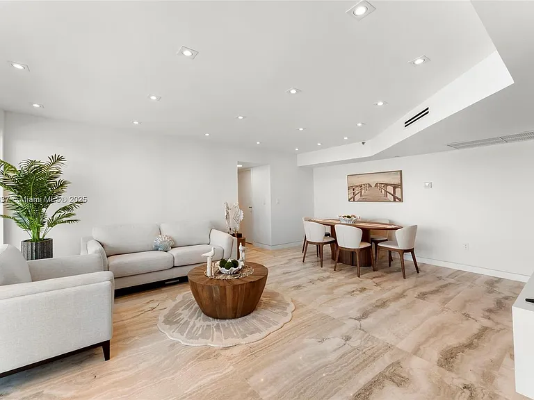 5900 Collins Ave #604 — Photo 14