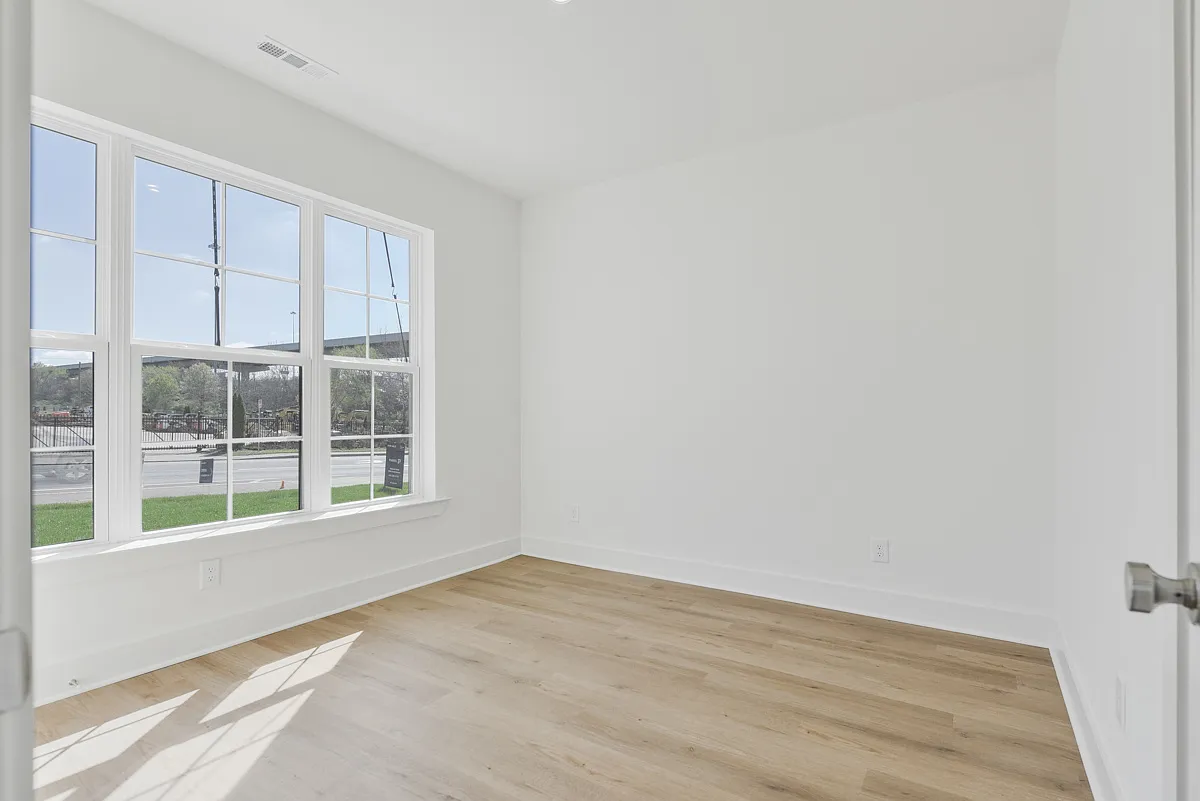 4 bed, 2124 sqft, $3,750 — Photo 4
