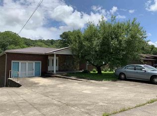 96 Old Farm Ln, Wayne, WV 25570