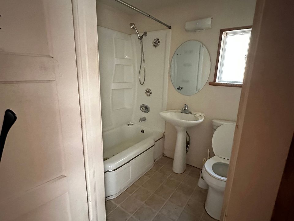 1st image of 2655 NW Fillmore Ave