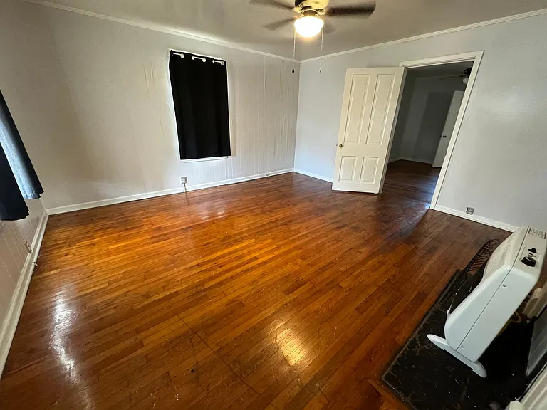 208 N Ave NE — Photo 7
