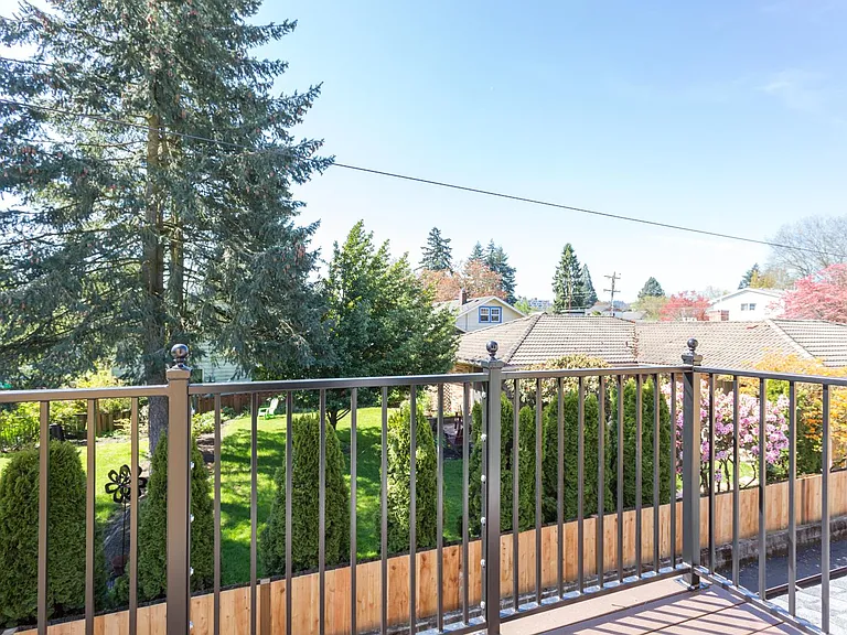 7852 SE 21st Ave — Photo 3