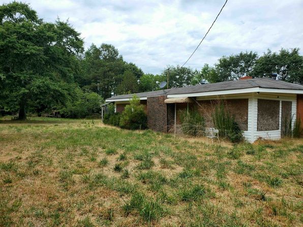 899 Pittman Ln, Selma, NC 27576