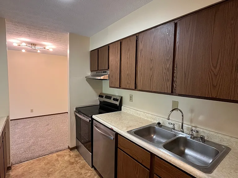 8255 Tollgate Rd #19 — Photo 3