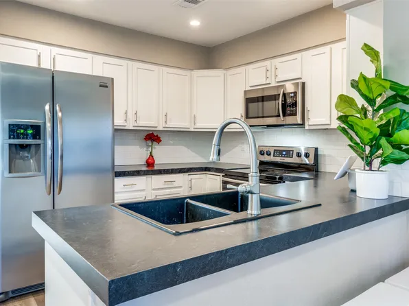 8417 Old Moss Rd, Dallas, TX 75231