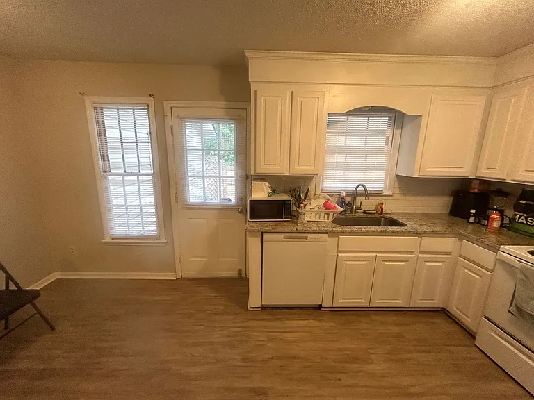 113C Manorwood Ct — Photo 6