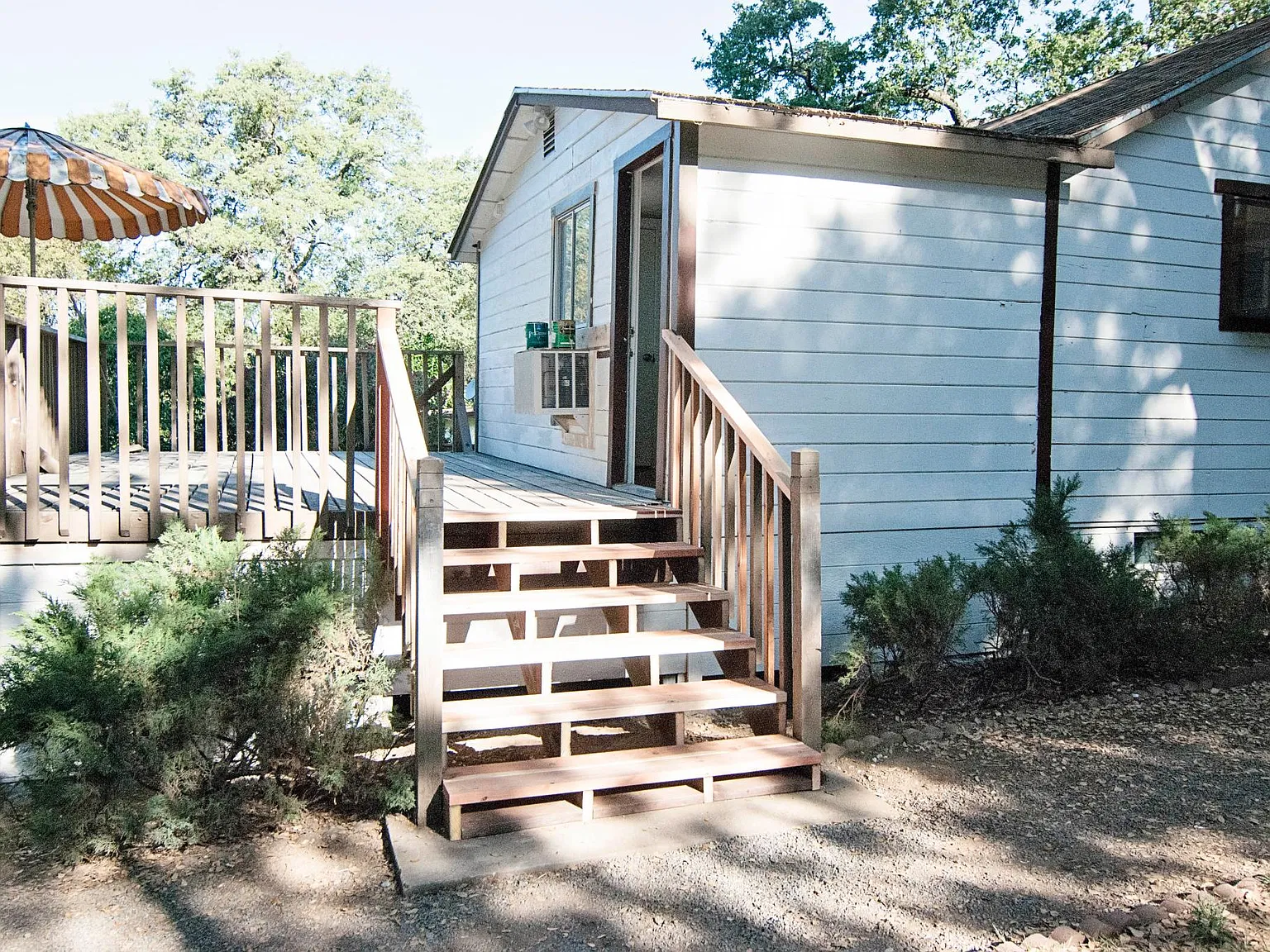 10310 Wise Rd — Photo 2