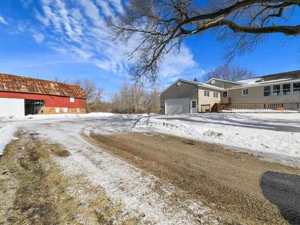 15934 340th St, Montgomery, MN 56069