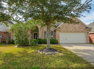 2208 Signal Hill Dr, Pearland, TX 77584