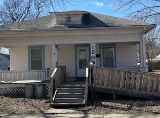 1209 Hackney St, Winfield, KS 67156