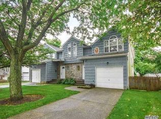 25 Marwood Rd N #B, Pt Washington, NY 11050