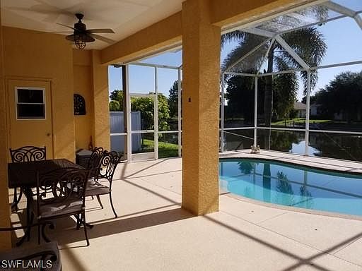 3rd image of 615 SE 20th Ct