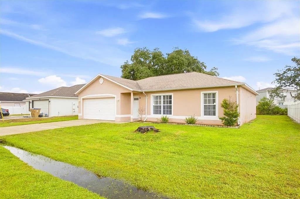 3 bed, 2.0 bath, 1208 sqft, $1,775 — Photo 2
