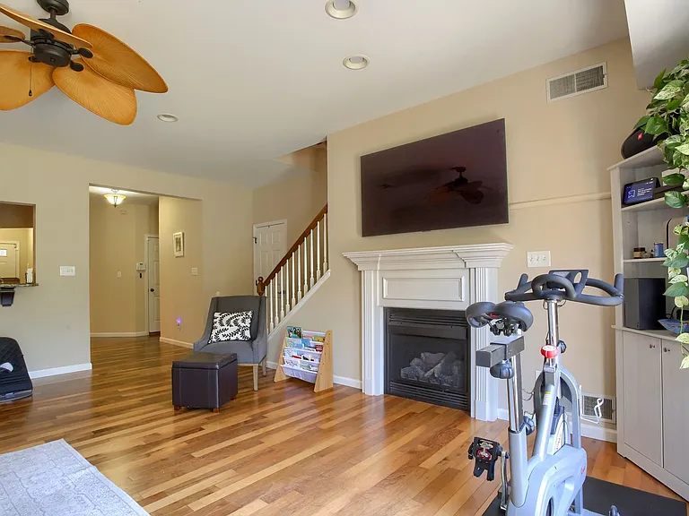 690 Stoverdale Rd — Photo 14