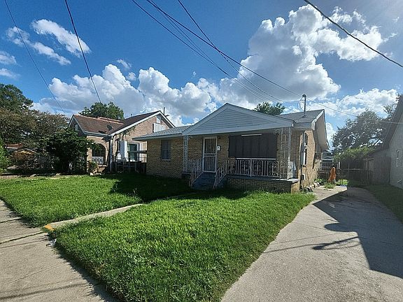 2nd image of 8610 Palm St