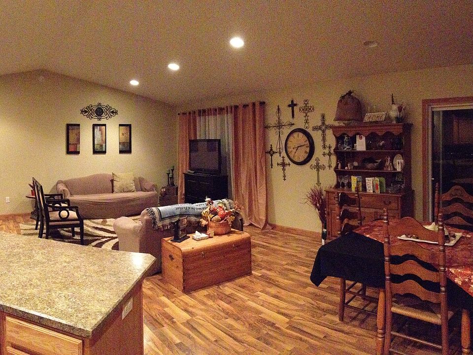 1st image of 116 Woodland Ct
