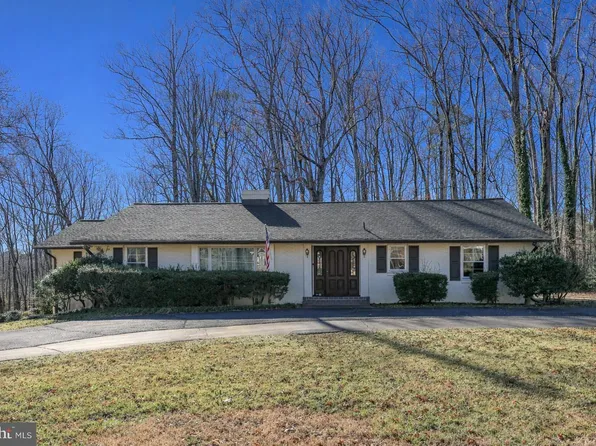 4004 Longwood Dr, Fredericksburg, VA 22408