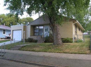 409 10th Ave NE, Minot, ND 58703