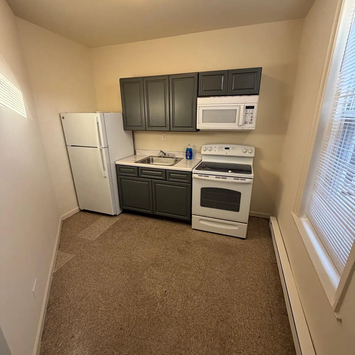 1 bed, 1.0 bath, 2690 sqft, $1,000 — Photo 3