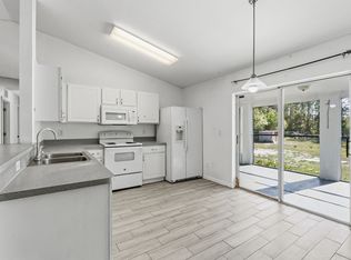 913 Canton Ave, Lehigh Acres, FL 33972