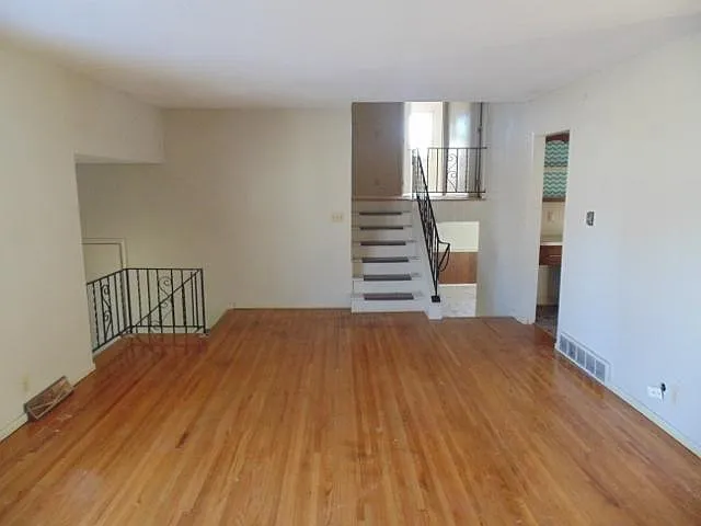 1110 Kingston Ave — Photo 2