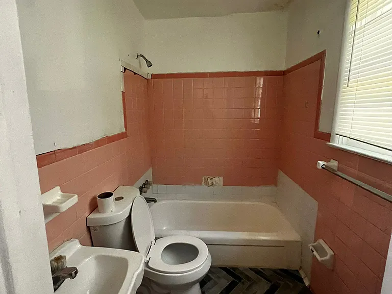 128 Clinton Springs Ave #2 — Photo 4