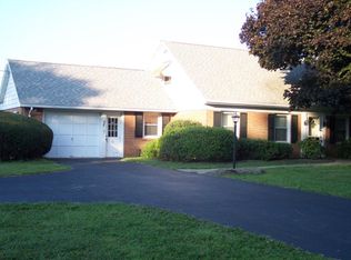 232 W Stanton Rd, Quarryville, PA 17566