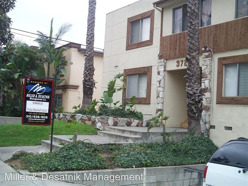 2nd image of 3723 Clarington Ave #21