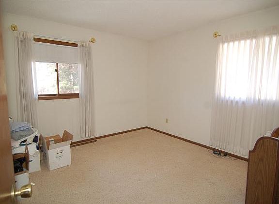 5th image of 800 51st Ave NE
