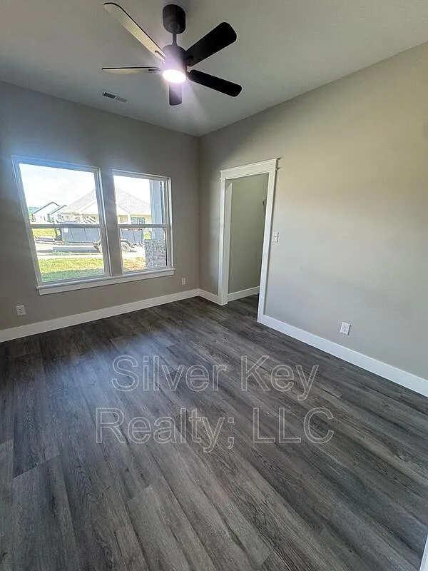 3 bed, 2.0 bath, 1500 sqft, $2,495 — Photo 4