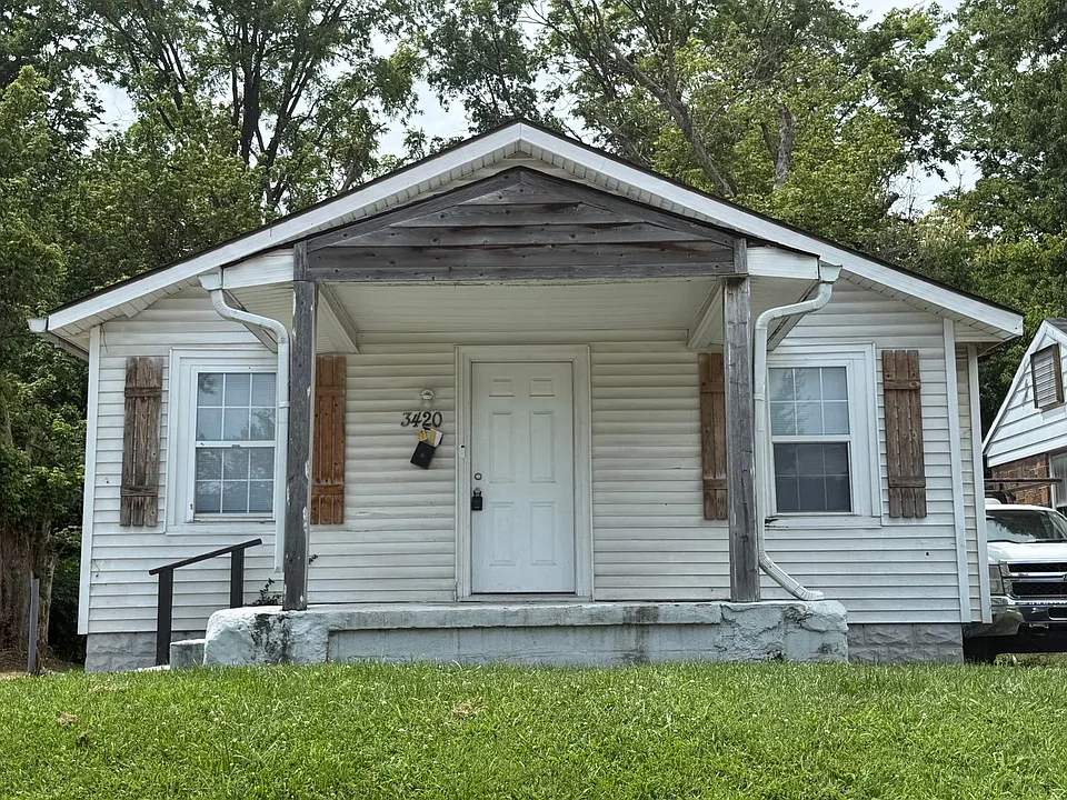 3420 N Denny St