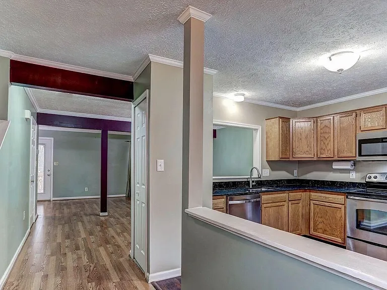 307 Stafford Mews Ln — Photo 4