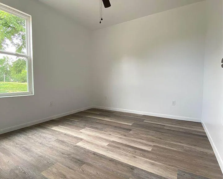 315 Hagood St — Photo 10