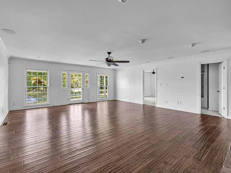 4861 Bethesda Rd — Photo 11
