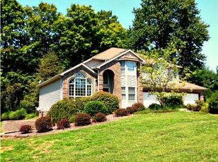 6600 W Whispering Creek Dr, Owensville, IN 47665