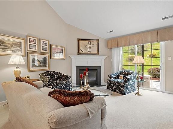 2nd image of 1410 Willowbrook Dr