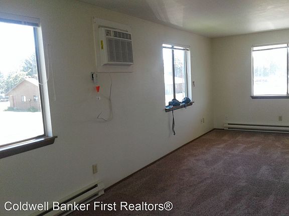 2nd image of 251 NE Birch Ave APT B
