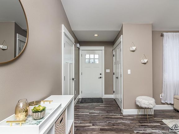 Entryway - Furnishings not included